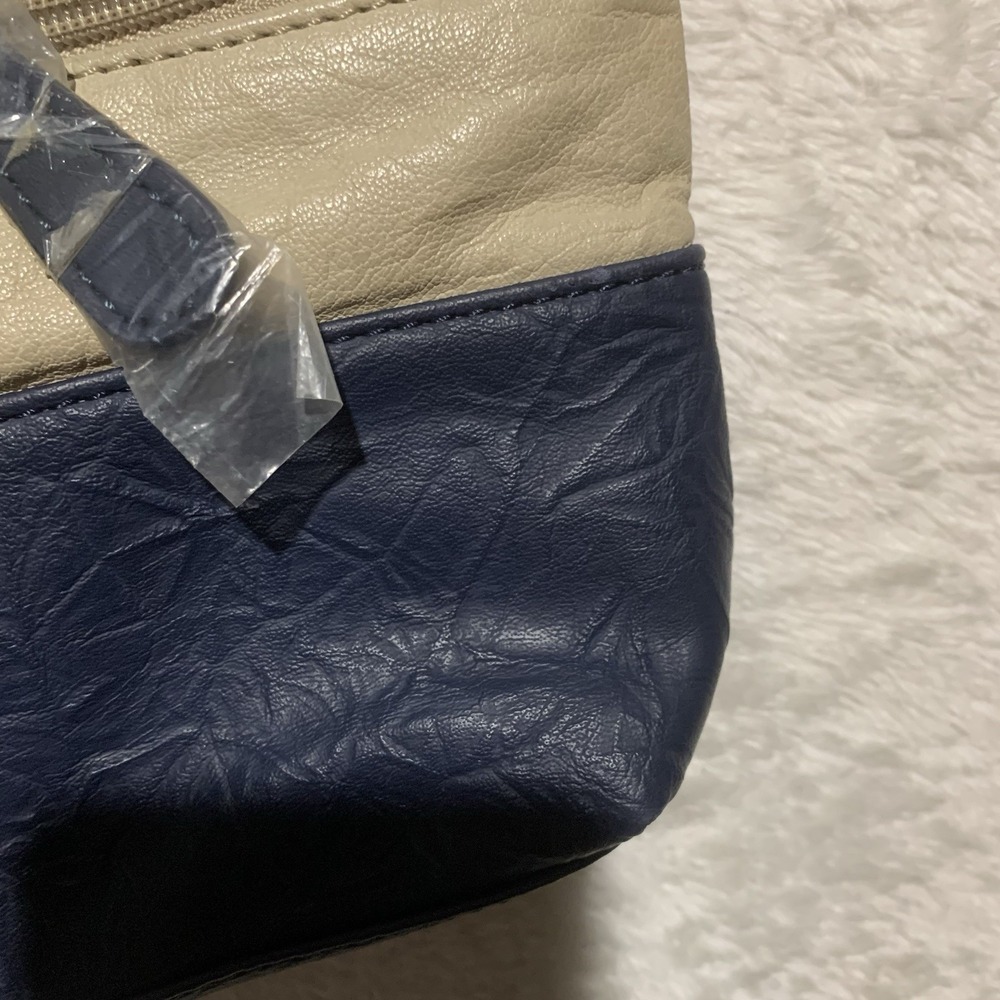 Stone Mountain Women's Crossbody Handbag New - Picture 5 of 12